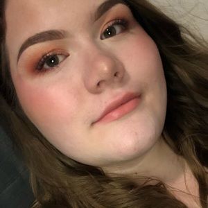 Meet your Posher, Ellissa